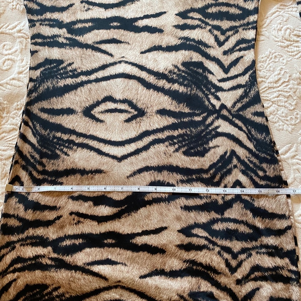 Dress - Picture 6 of 7